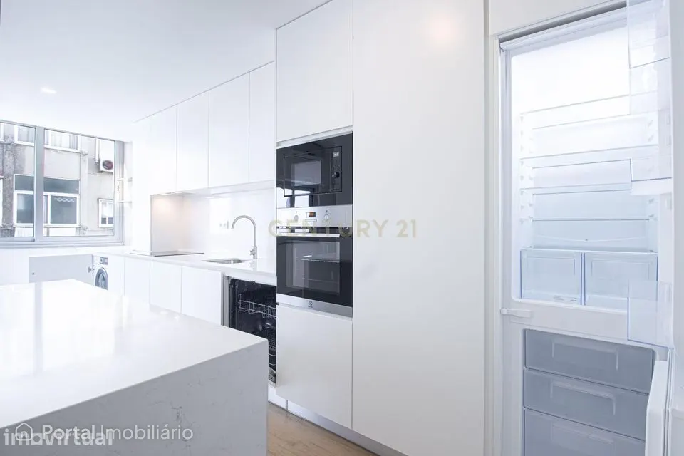 2-bedroom apartment for rent in Moscavide e Portela