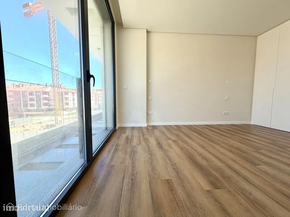 Apartamento T3 a 200 metros da praia com varanda e 2 lugares de gar...