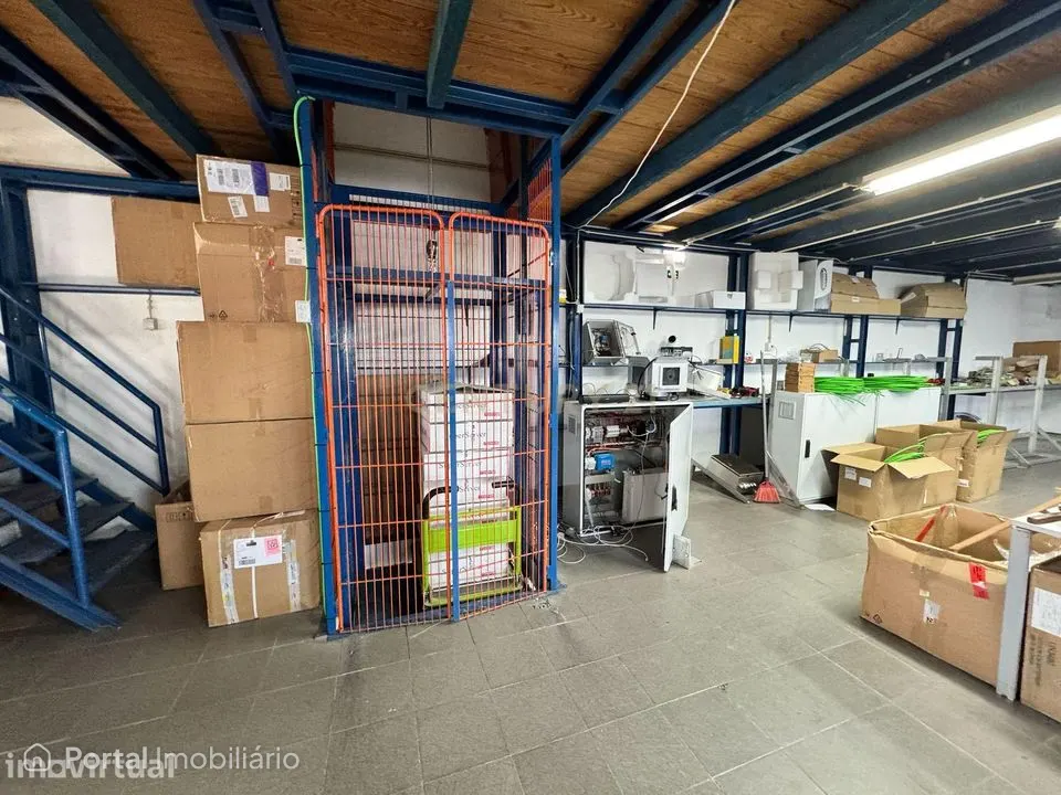 Armazém com 360 m2