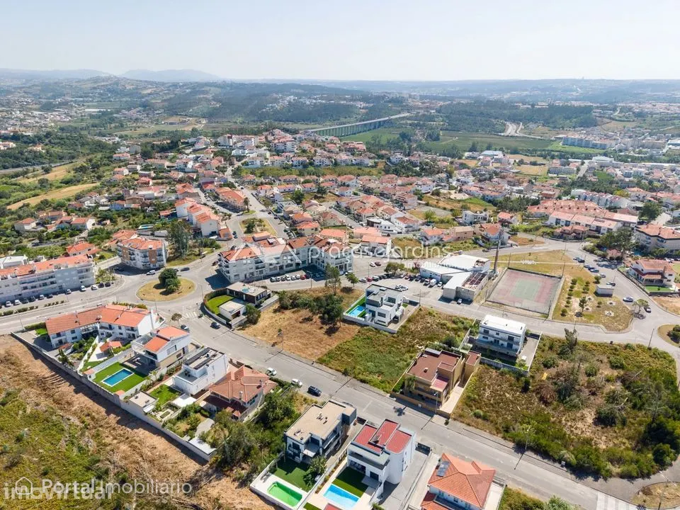 Lote de Terreno – Casal dos Matos