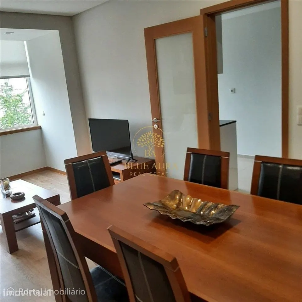 Apartamento T4 Totalmente Remodelado e Mobilado