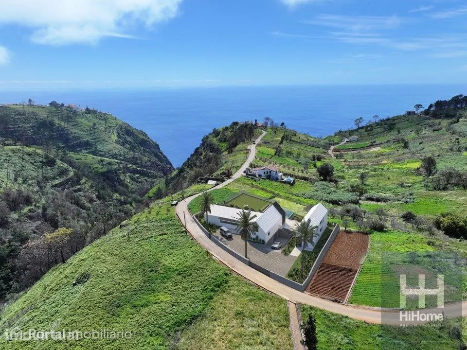 4-bedroom house for sale in Fajã da Ovelha