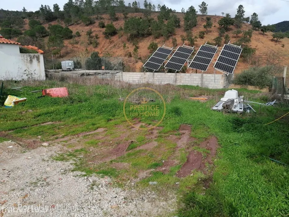 Terreno rustico situado a poucos quilómetros de Salir. Possibilidade d