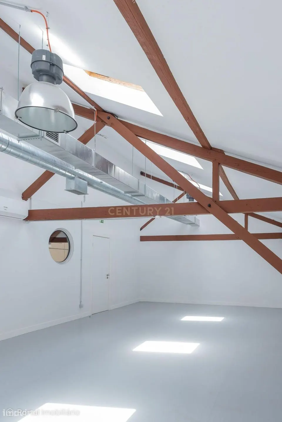 Shop for rent in Estrela