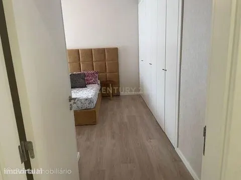 Apartamento T5 em Sacavém, terraços com Vista Panorâmica
