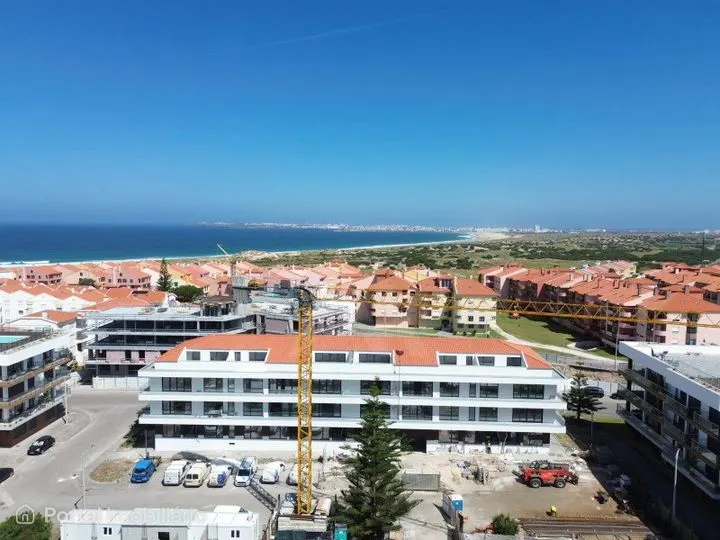 3-bedroom apartment for sale in Atouguia da Baleia