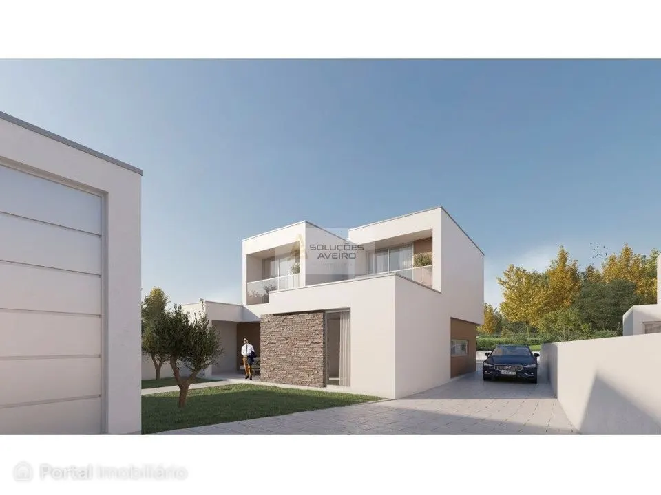 Moradia T4 Isolada em Aradas!