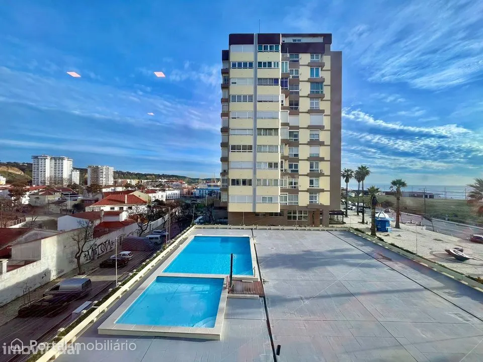 Apartamento Renovado com Vista Mar na Costa da Caparica