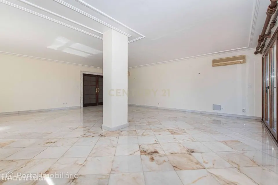3-bedroom apartment for rent in Sacavém e Prior Velho