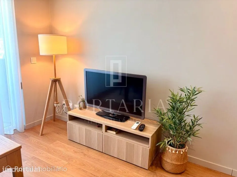 Apartamento T0+1 mobilado e equipado no centro de Aveiro