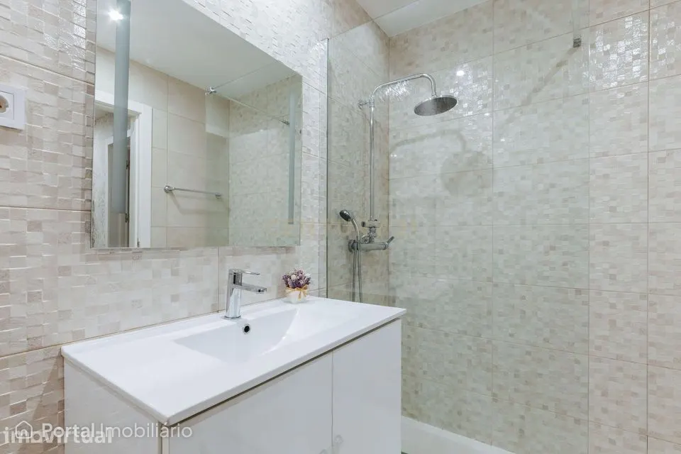 Apartamento T2 Remodelado em Sacavém