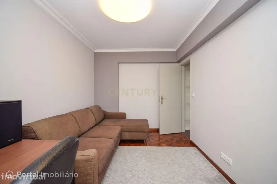 Apartamento T2 renovado em São Marcos, com vista para a cidade e excel