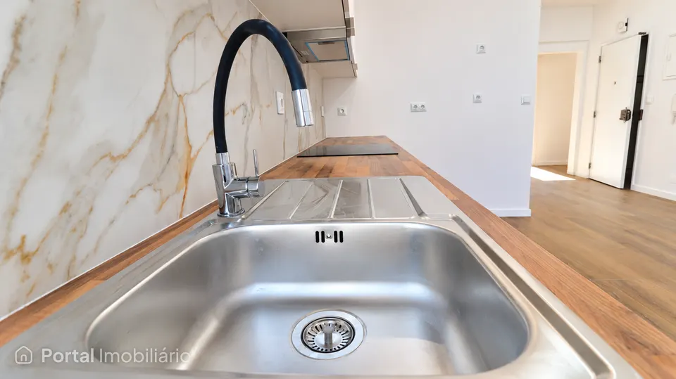Apartamento T3 renovado no coração do Barreiro – conforto, luminosidade e localização privilegiada!