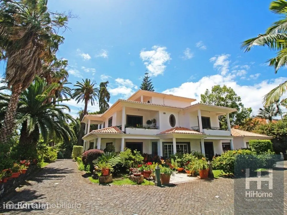 6-bedroom house for sale in Santo António
