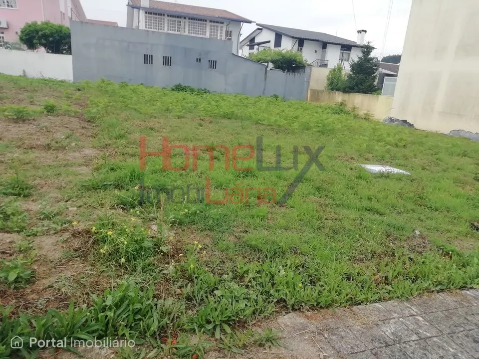 Terreno para Construção com 2 Frentes