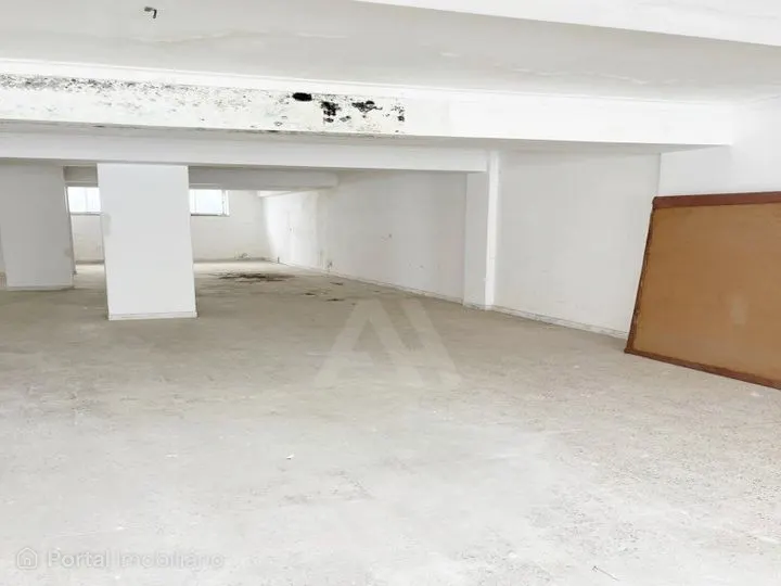 Imóvel comercial à venda em Sintra
