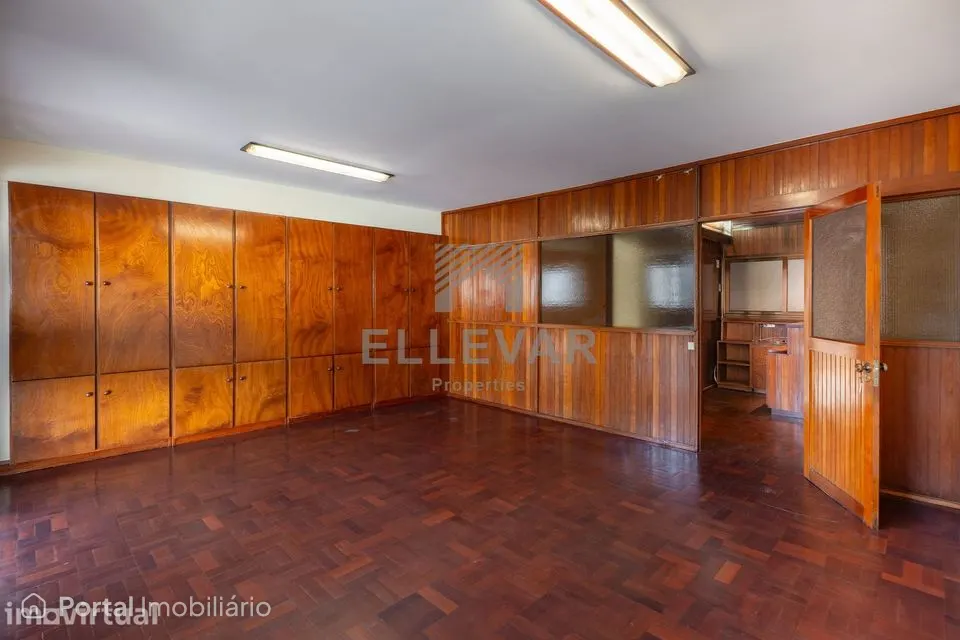 Escritório localizado no centro do Funchal