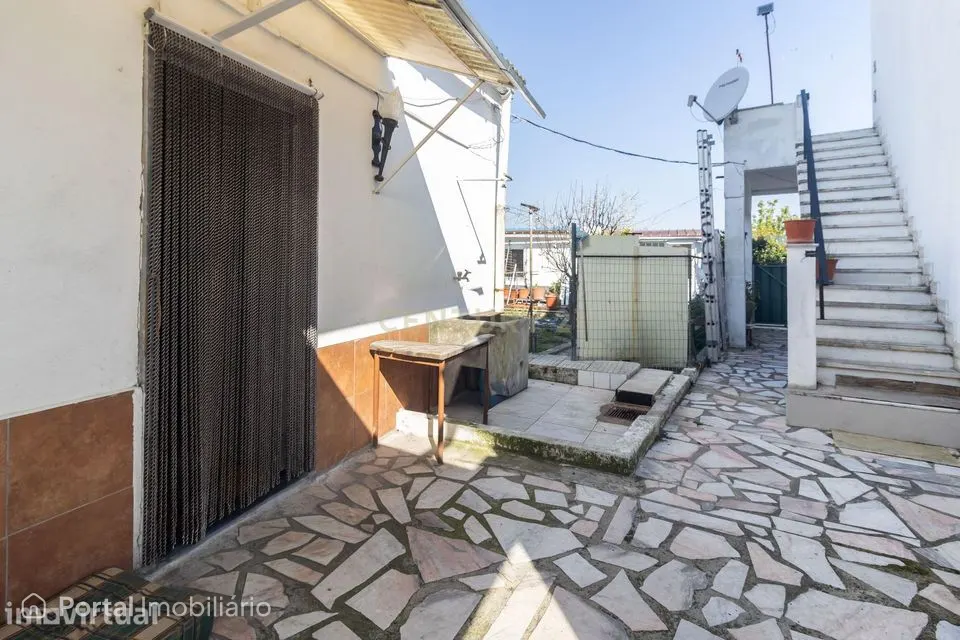 Moradia T3+2 em Santo Ovídio - T2 Autónomo com Terraço
