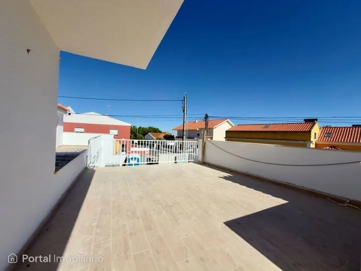 Apartamento T3 novo em Alcoitão com terraço, jacuzzi e garagem