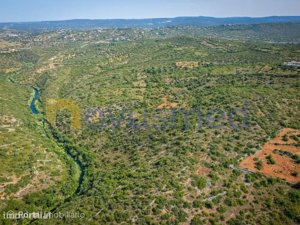 Terreno Rústico com 4.080 m² e Vista Desafogada no Malhão, Paderne
