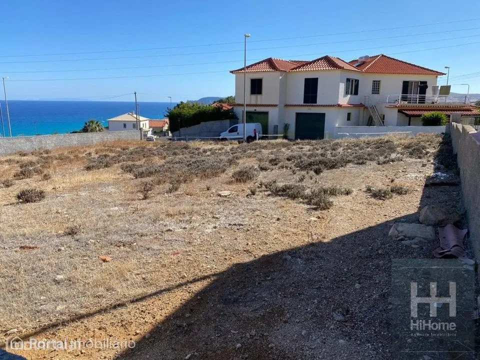 Terreno com 590 m2 na Ilha do Porto Santo