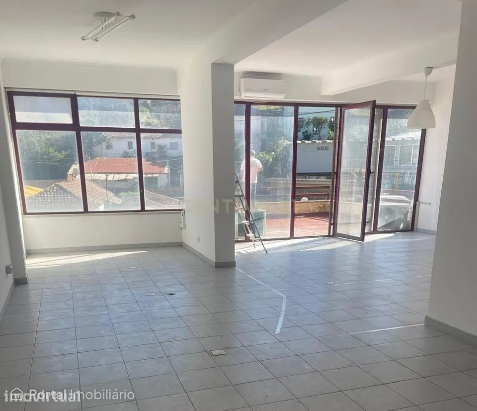 Apartamento T2 para venda em Belas