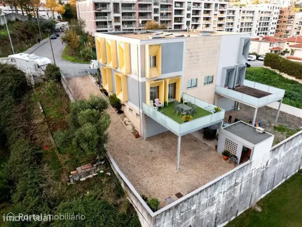 3-bedroom house for sale in Lordelo