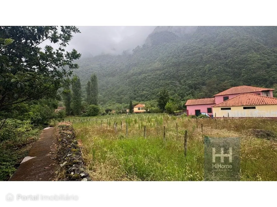 Terreno no Arco de São Jorge com 1.730 m2 | Caminho do Moinho
