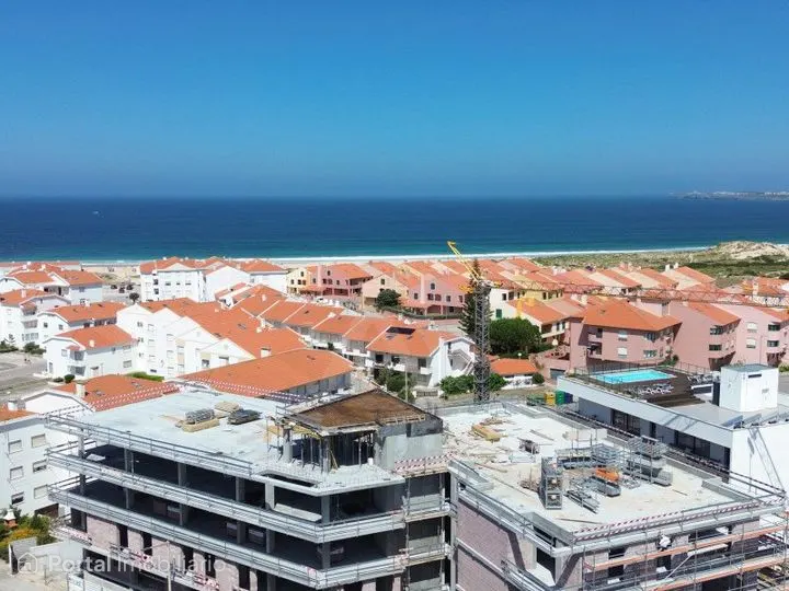 3-bedroom apartment for sale in Atouguia da Baleia