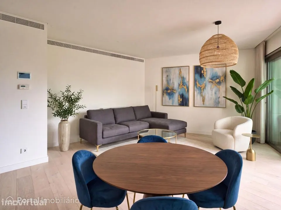 Apartamento T1 com duas varandas, estacionamento e arrecadação,...
