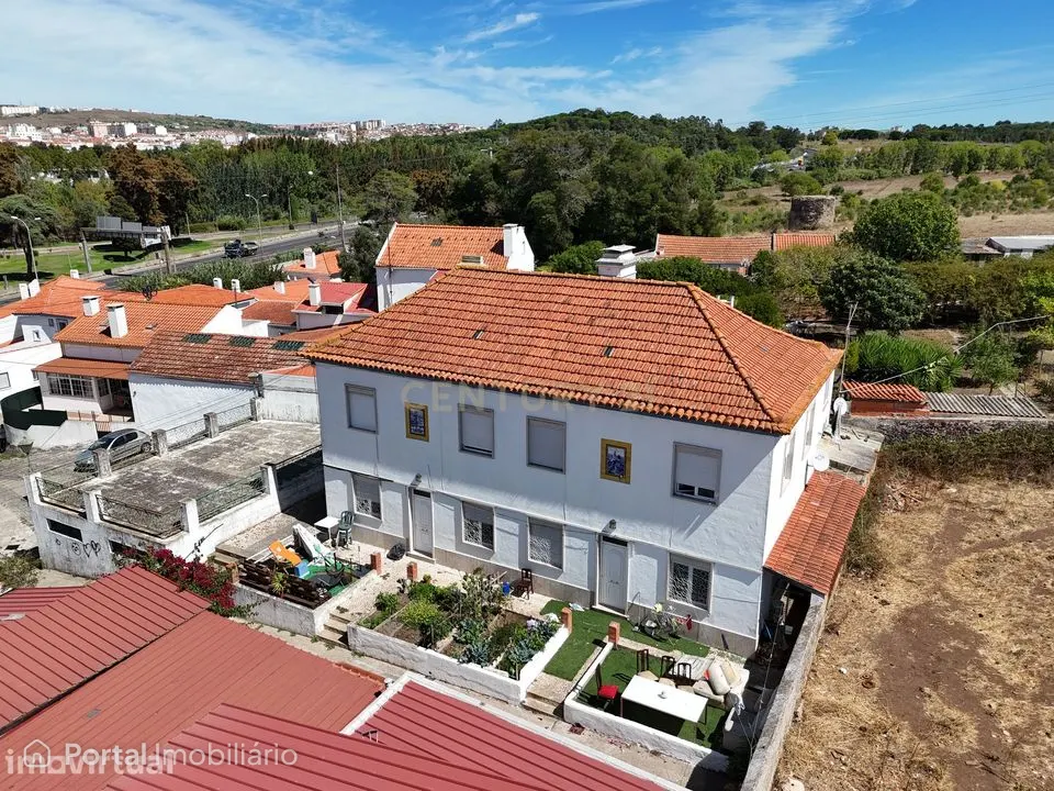 Edifício na Quinta dos Santiagos – Casal dos Afonsos, Queluz, Sintra