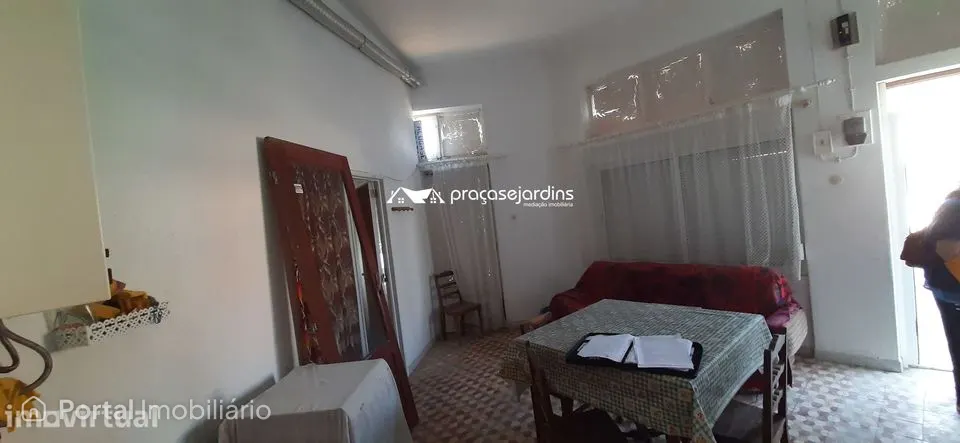 Prédio com 3 Apartamentos