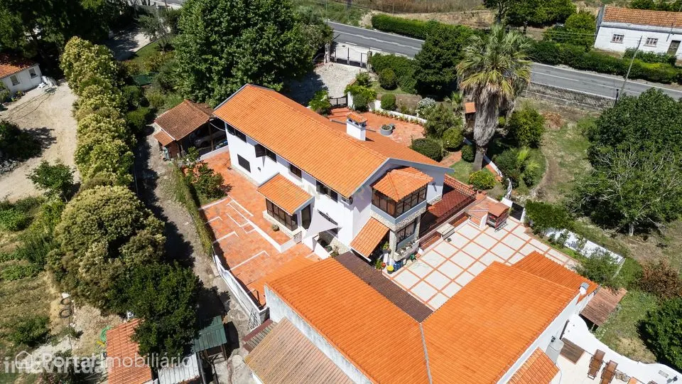 Moradia T3+1 com piscina para venda em Santarém
