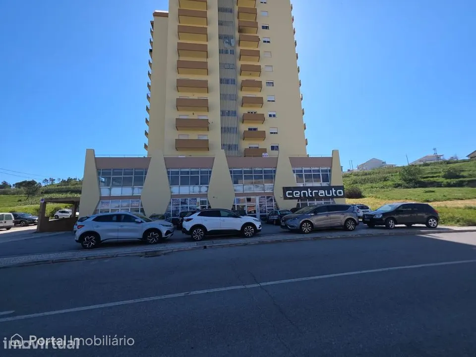Armazém e 28 garagens na Figueira da Foz