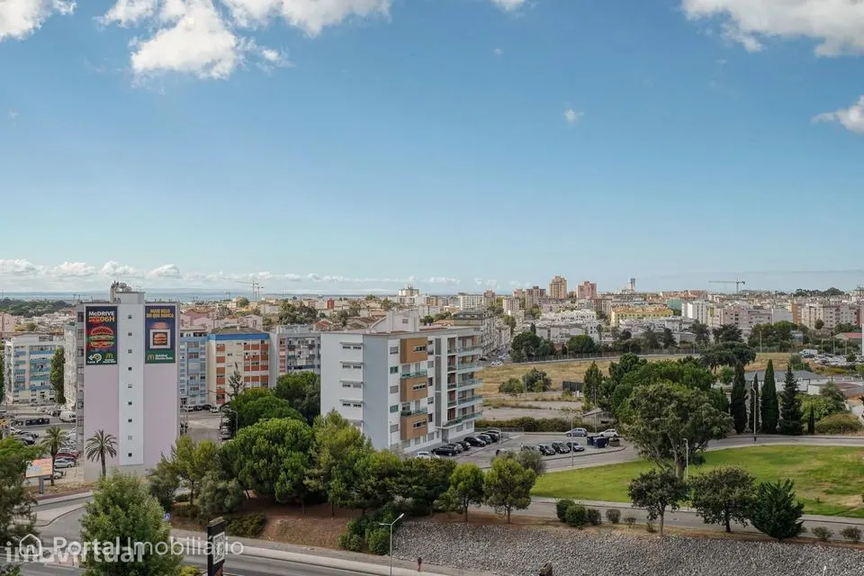 T4 em Monte Belo Norte, Setúbal, com obras de melhoria e pronto a...