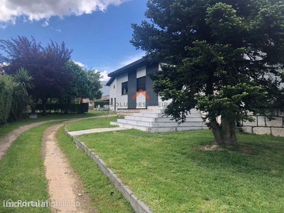 Moradia T6 Isolada com Piscina e Jardim de 2.171 m2 - Águeda