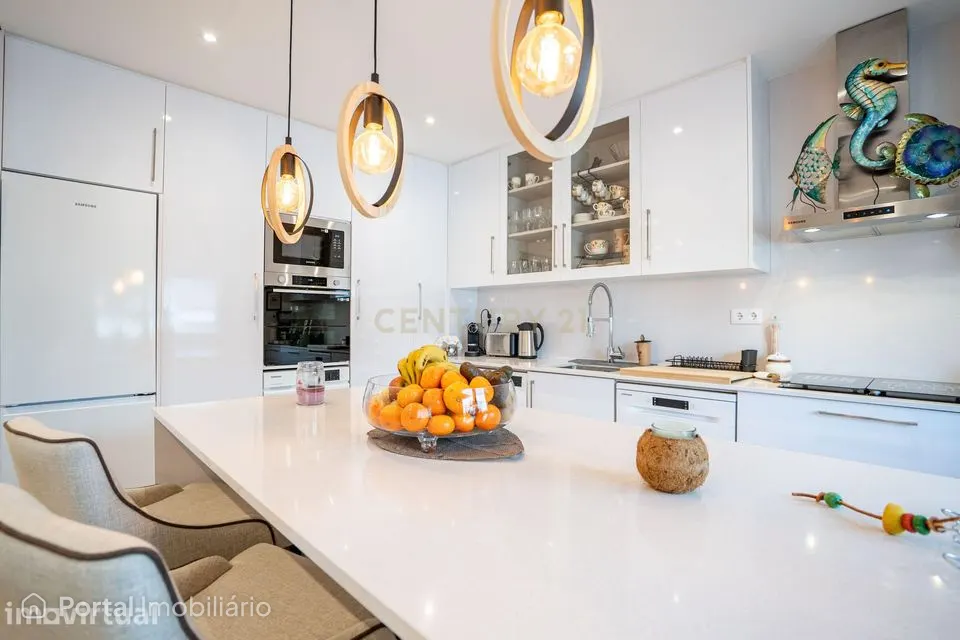 Espaçoso apartamento T3 com garagem e arrecadação em Pinhal Novo, Palm