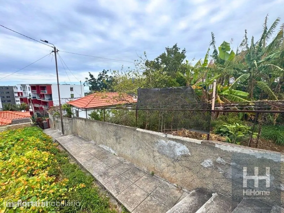 Moradia T1+1 por recuperar no Amparo