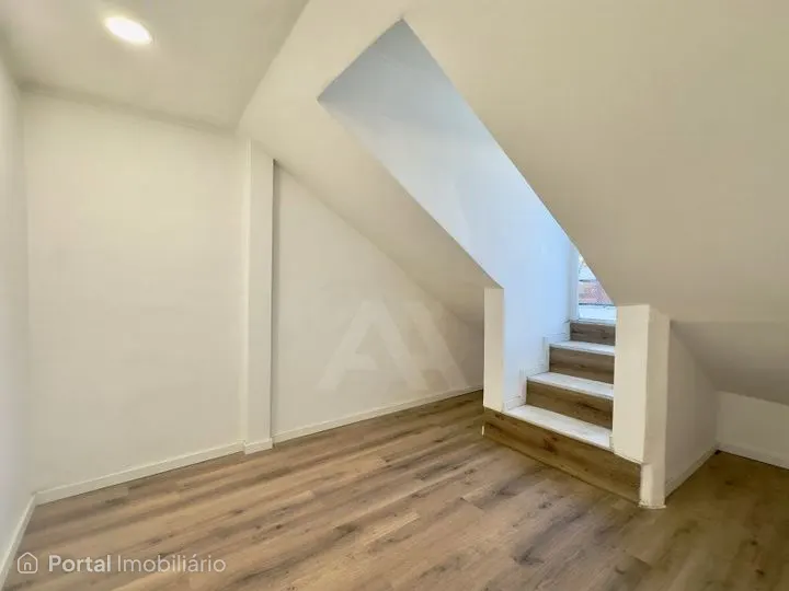 Apartamento T3 situado na prestigiada freguesia da Estrela