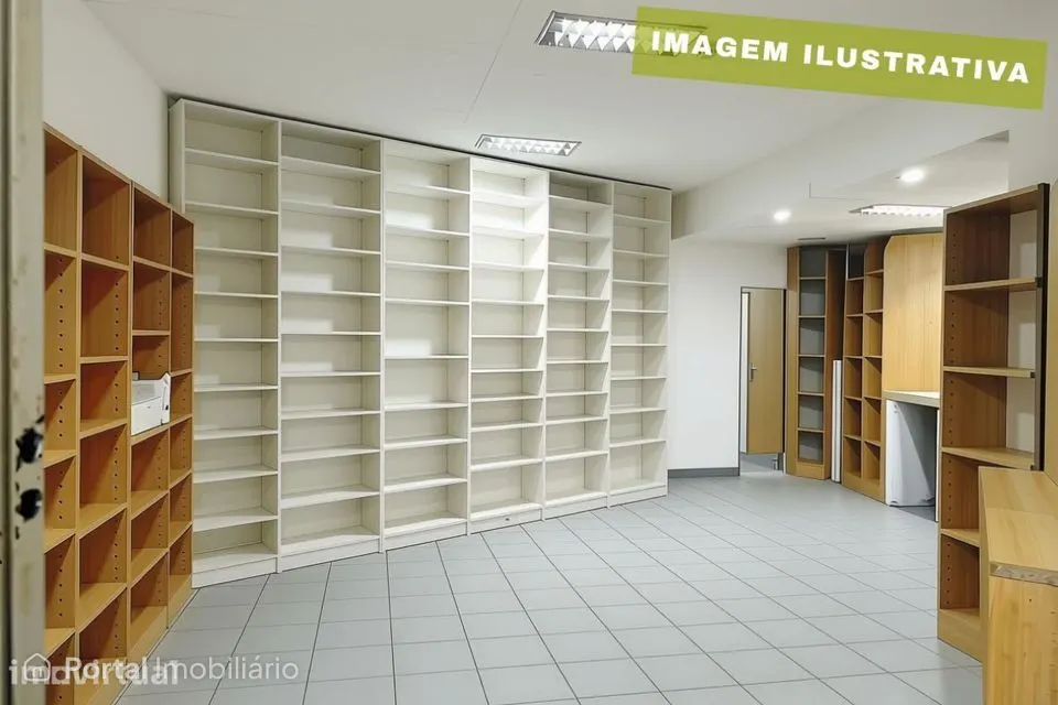 Oportunidade: Antes 49.900 Agora 44.000€ | Loja no Coração do Lumiar