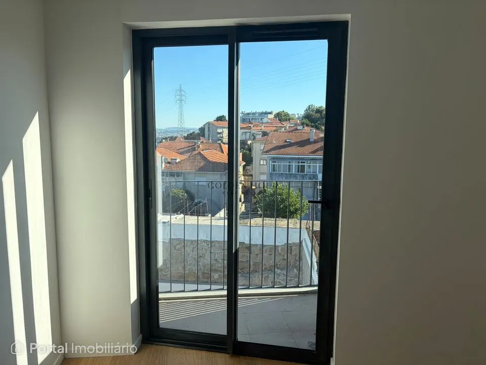 2-bedroom apartment for sale in Vila Nova de Gaia