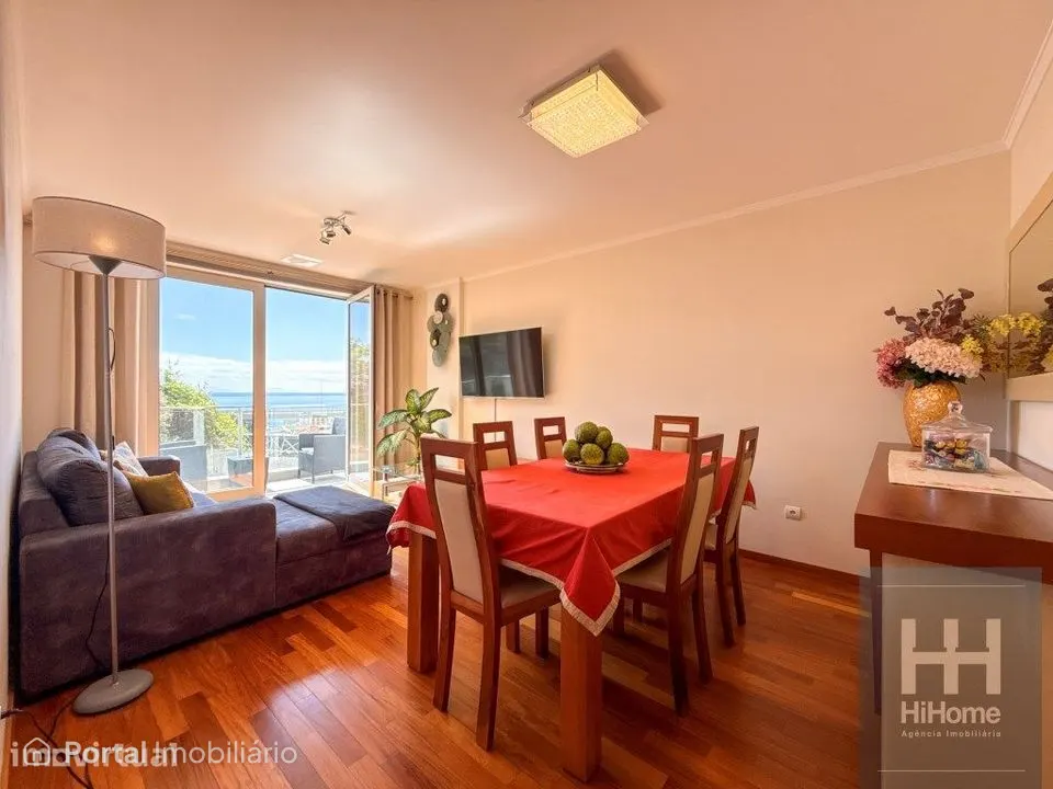 Apartamento T2 no último piso com vista mar Santa Cruz