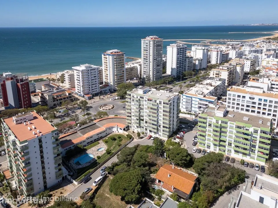 Terreno com 1500 m2 para construção de 46 apartamentos situado a 400 m