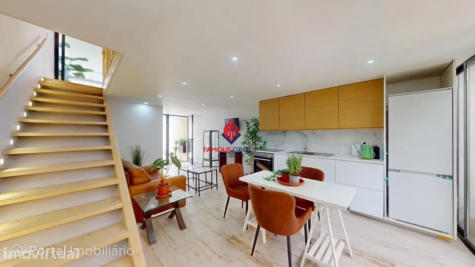 Apartamento T1 Duplex com estacionamento em Portimão