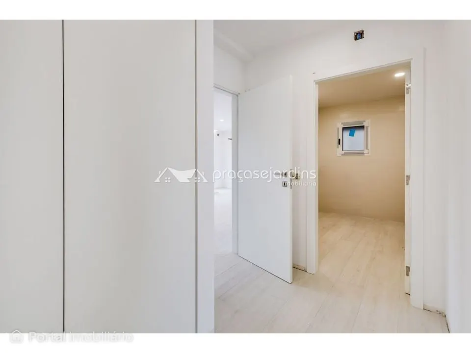 T3 Moderna Moradia Nova, próxima de Leiria