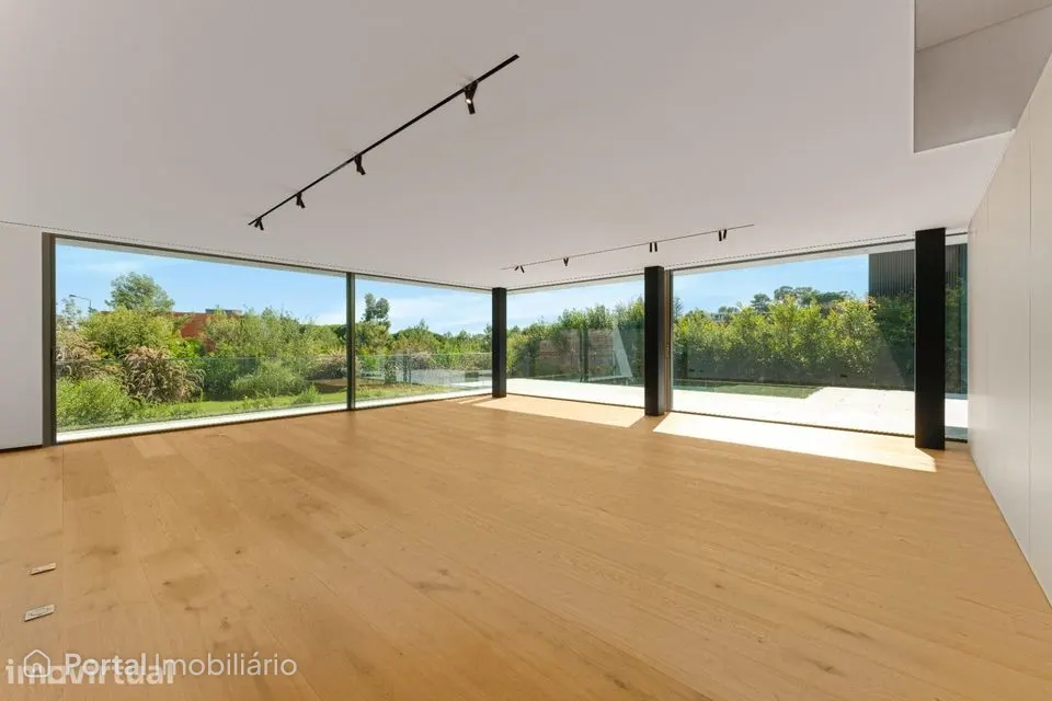 Moradia T5 Contemporânea com Piscina Privativa e Garagem |...