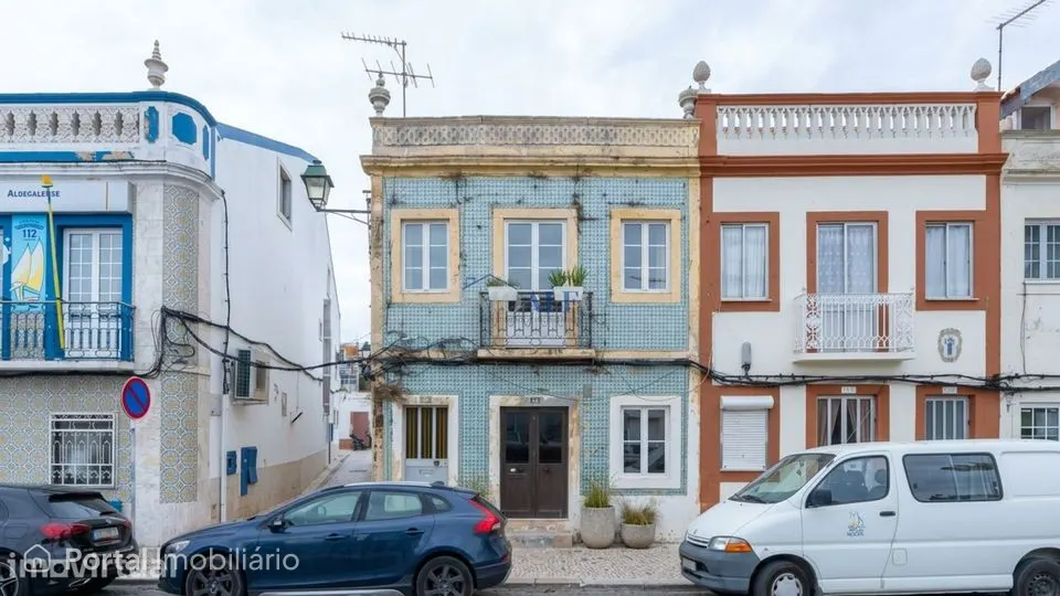 Predios para reabilitação no coração do Montijo