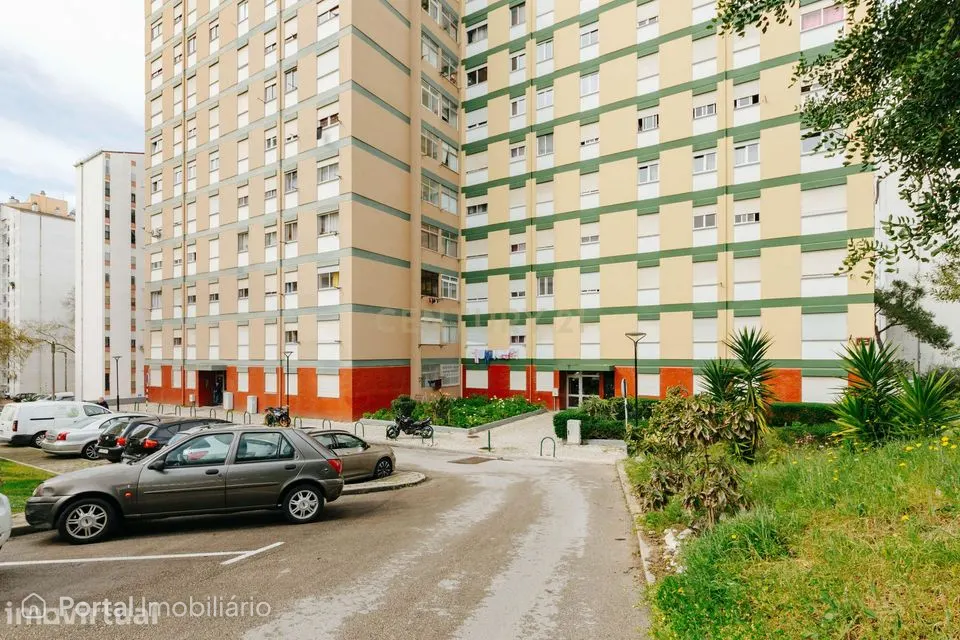 Apartamento T2 Renovado em Miratejo