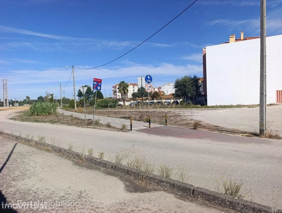 Terreno de 5.300 m para Construção (Multiusos) – Pinhal Novo, Palmela