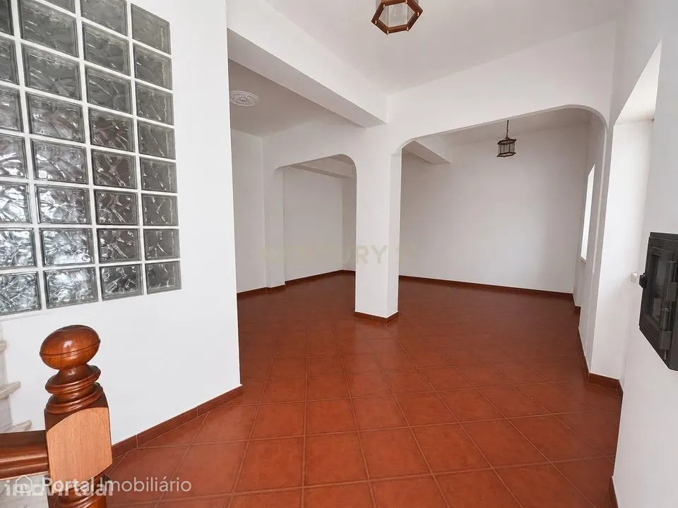 5-bedroom house for rent in Sacavém e Prior Velho